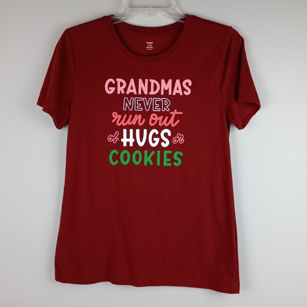 Holiday Time Womens S Red Grandmas Never Run Out Of Hugs Or Cookies Graphic Tee